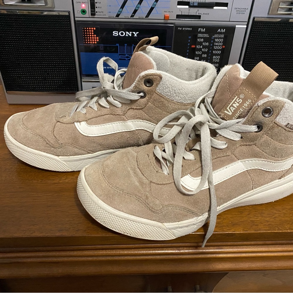 Vans range - Picture 3 of 5